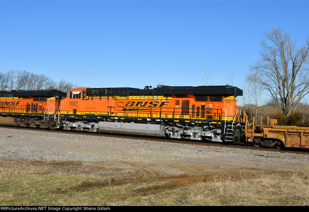 BNSF 7607 Roster shot